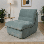 Fauteuil Contemporain Bleu-Vert Scandinave Fauteuil design bleu-vert dans salon scandinave lumineux avec plante verte et table en bois