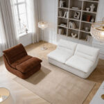 Salon Contemporain Canapé Blanc et Fauteuil Marron Salon contemporain lumineux avec canapé blanc, fauteuil lounge marron, parquet clair et grande baie vitrée