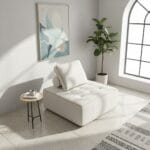 Fauteuil Relax Blanc Salon Minimaliste Fauteuil relax design blanc dans salon minimaliste lumineux avec plante verte et table basse