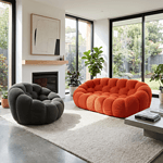 Modèle de canapé contemporain dans un salon lumineux Canapé contemporain orange et gris dans un salon moderne avec grande baie vitrée.